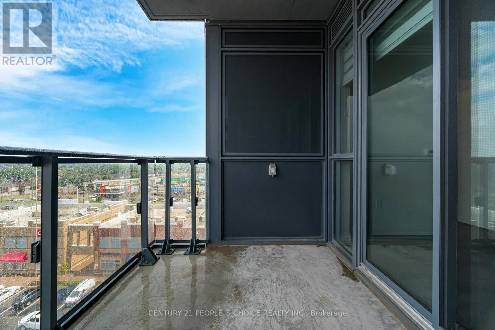 711 - 509 DUNDAS STREET W