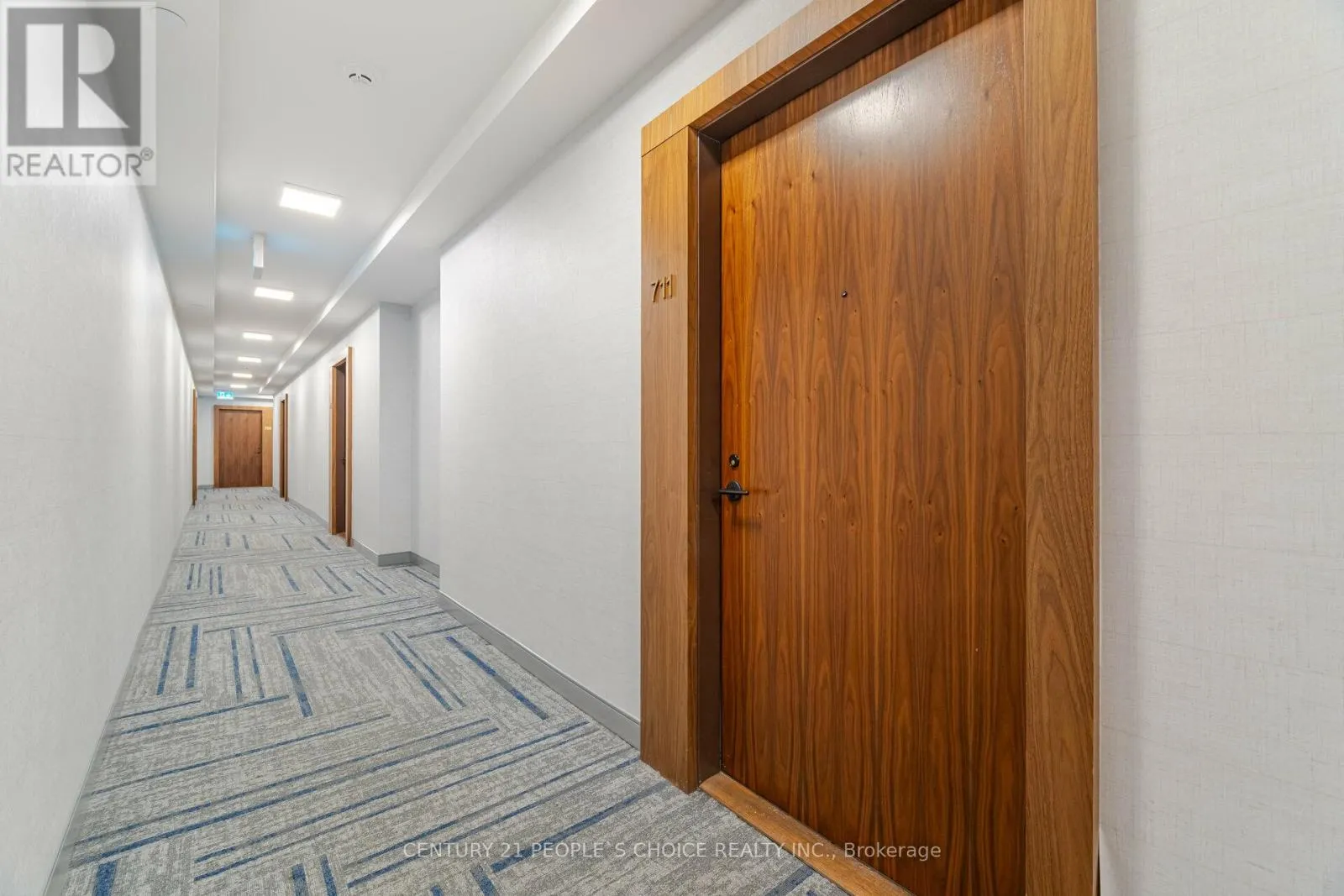 711 - 509 DUNDAS STREET W