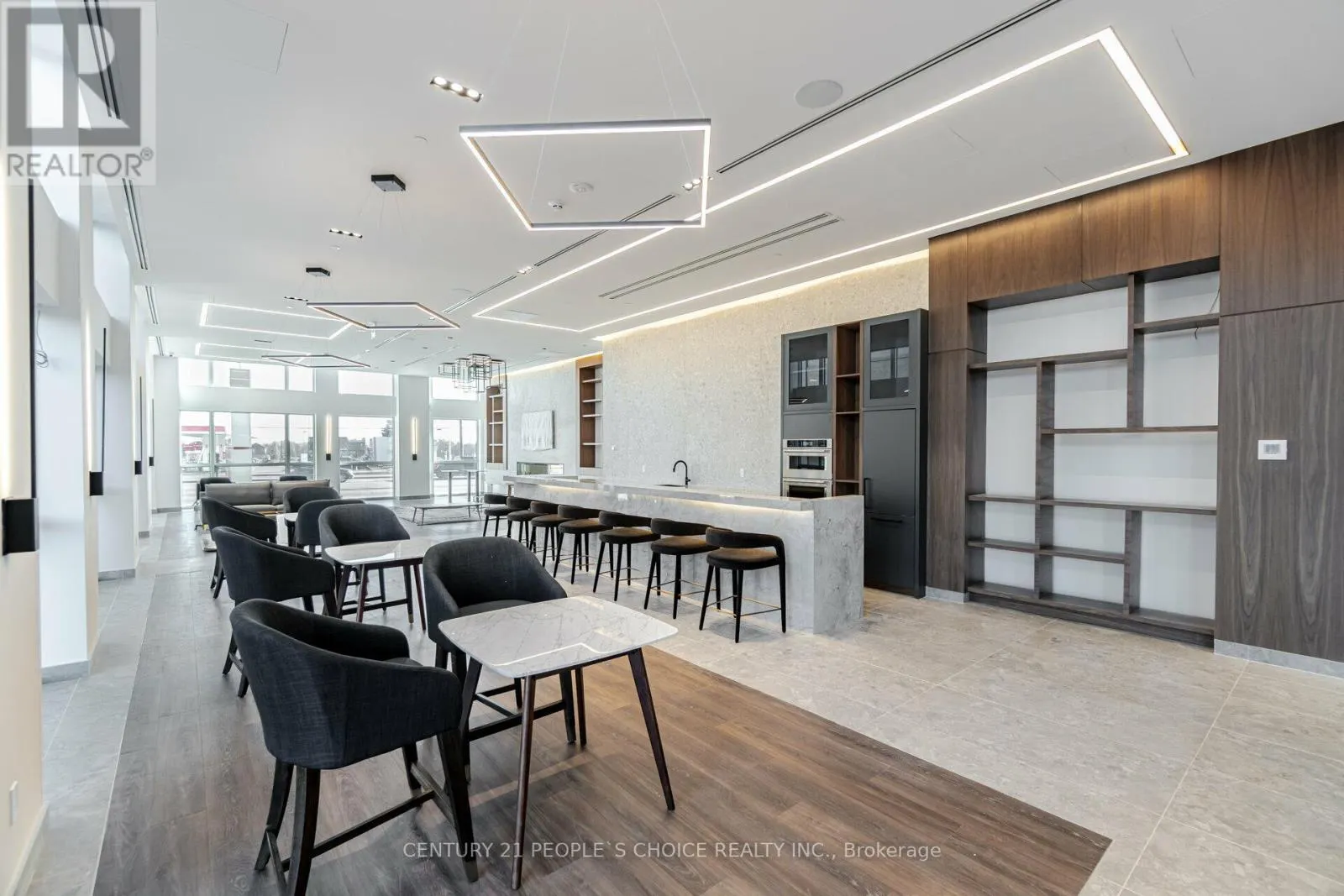 711 - 509 DUNDAS STREET W