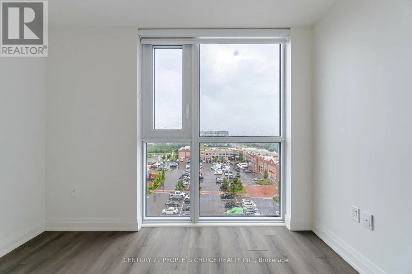 711 - 509 DUNDAS STREET W