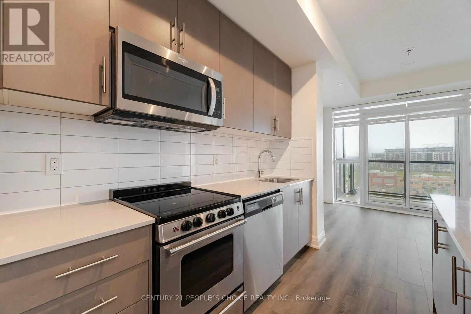 711 - 509 DUNDAS STREET W