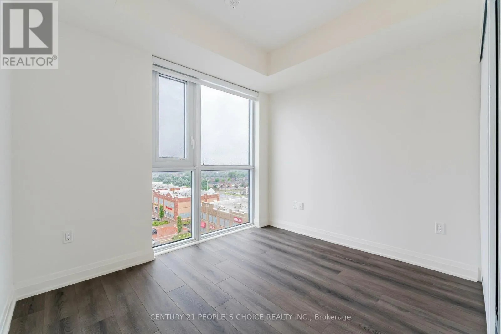 711 - 509 DUNDAS STREET W