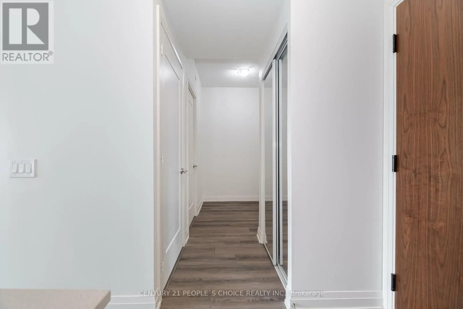 711 - 509 DUNDAS STREET W