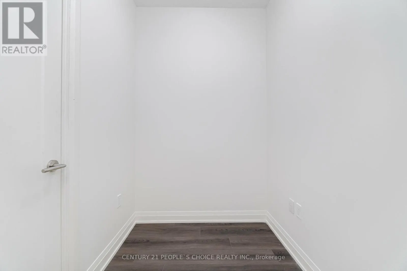 711 - 509 DUNDAS STREET W