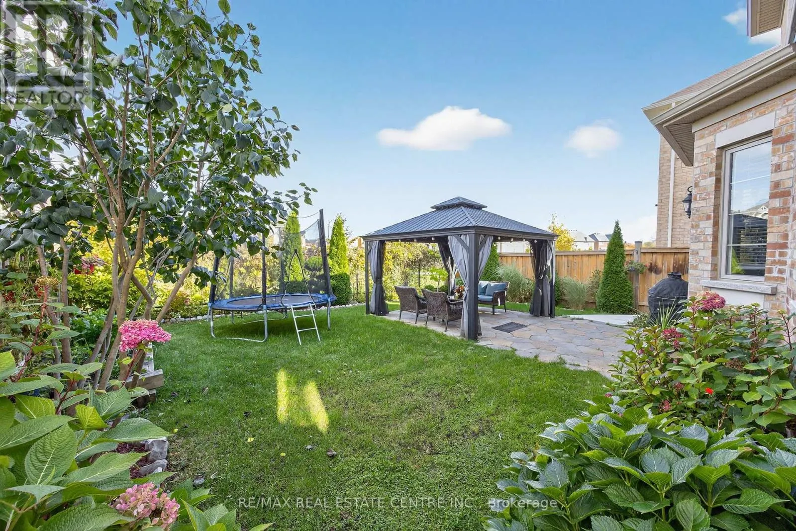 11 FIELDSTONE LANE AVENUE