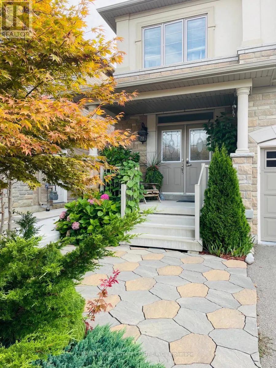 11 FIELDSTONE LANE AVENUE