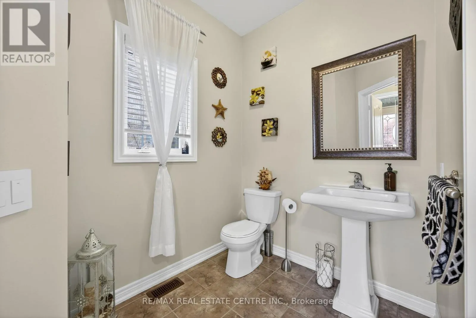 11 FIELDSTONE LANE AVENUE