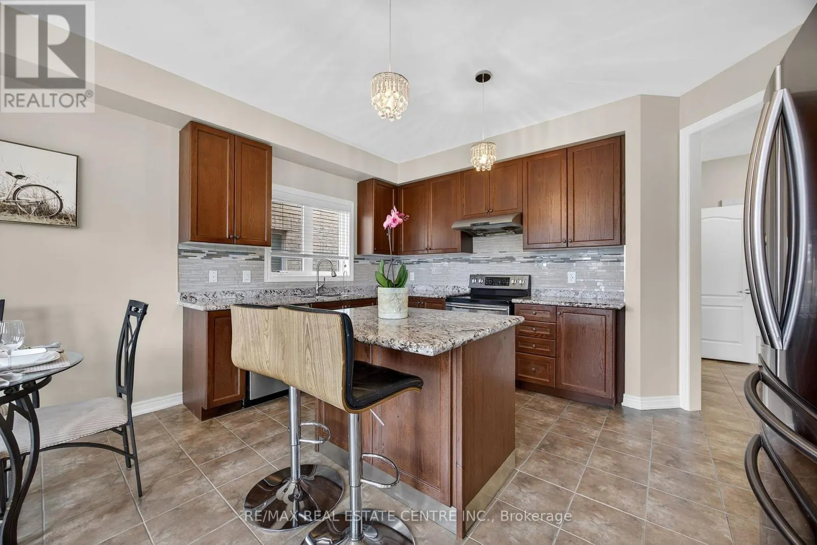 11 FIELDSTONE LANE AVENUE