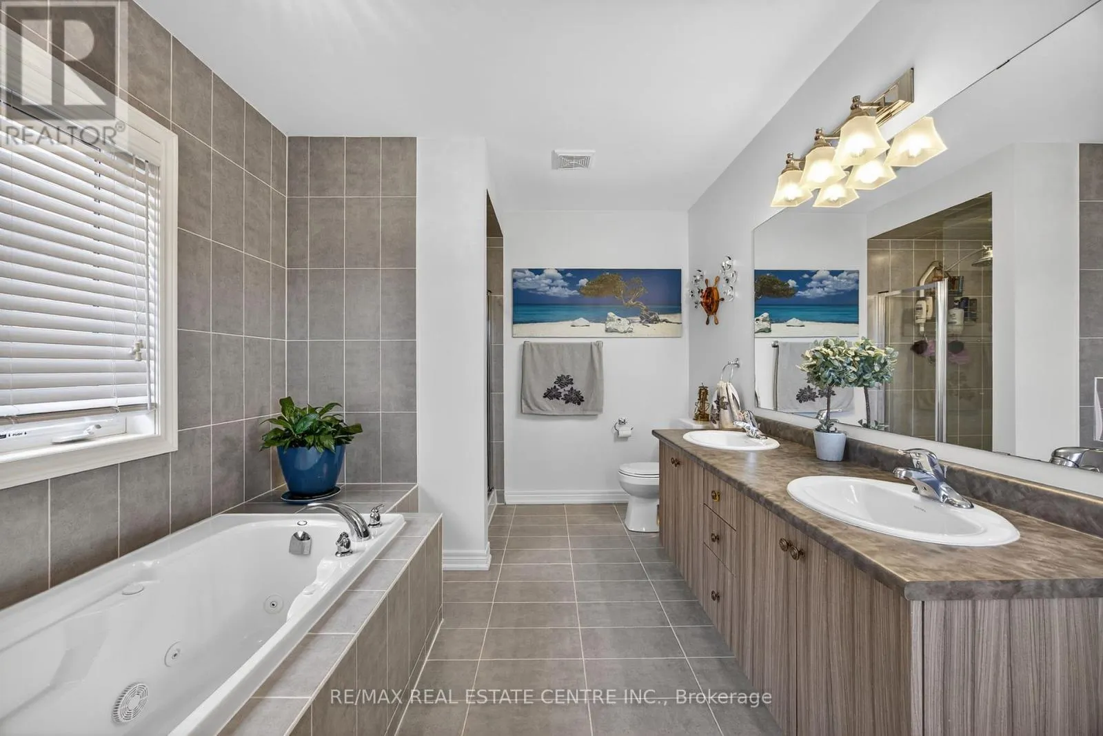 11 FIELDSTONE LANE AVENUE