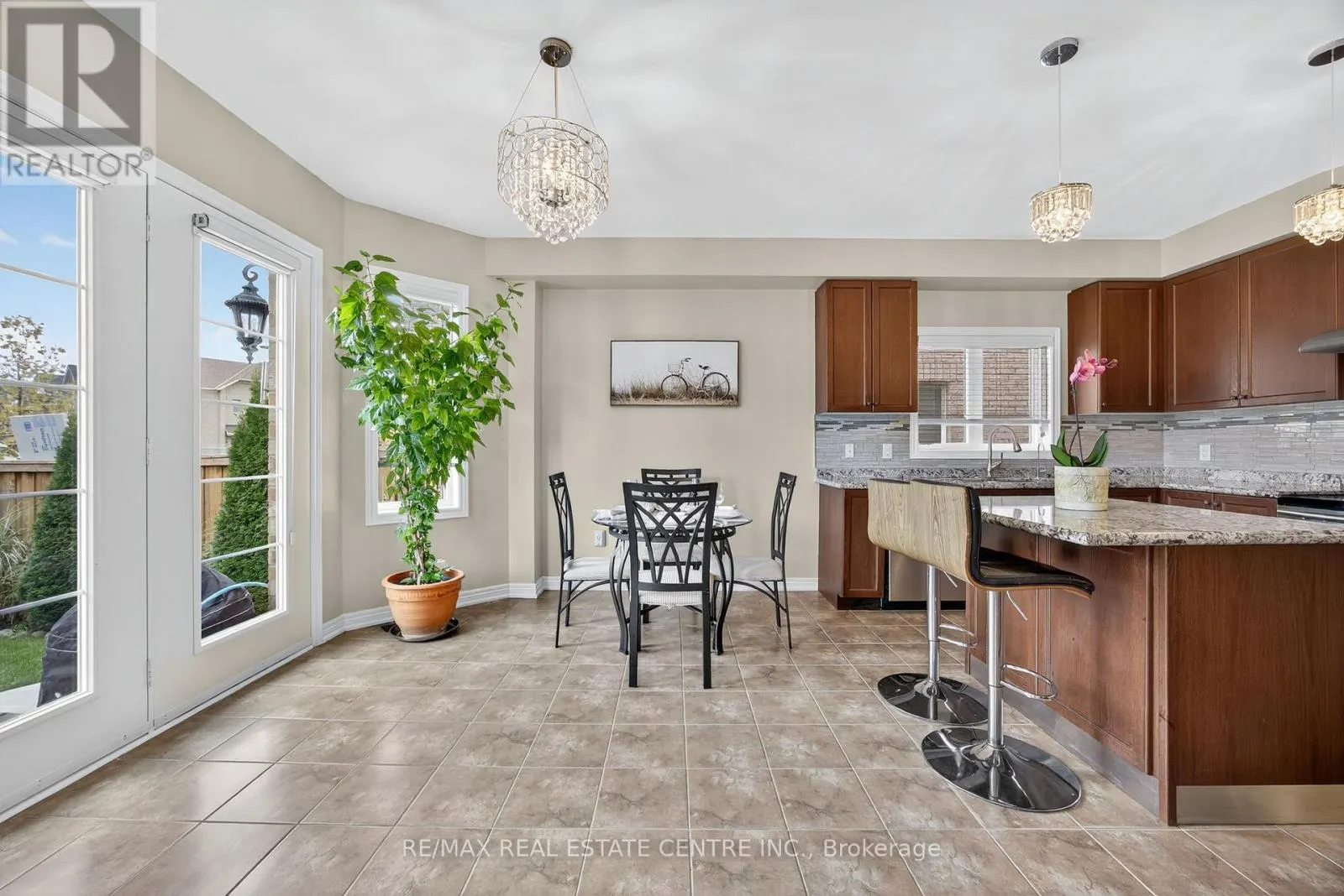 11 FIELDSTONE LANE AVENUE