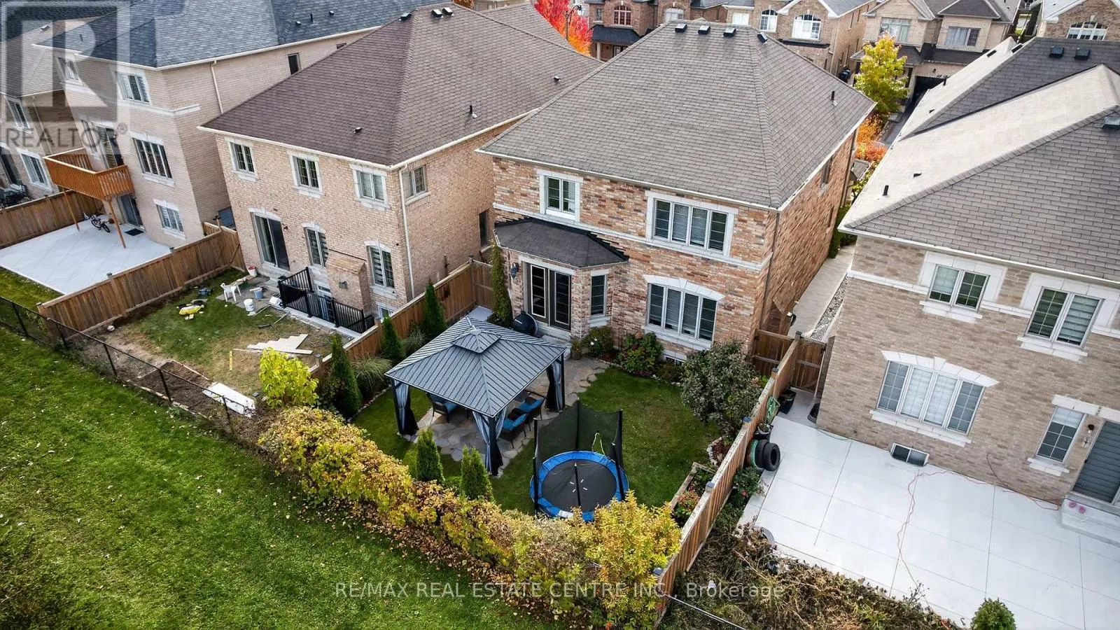 11 FIELDSTONE LANE AVENUE