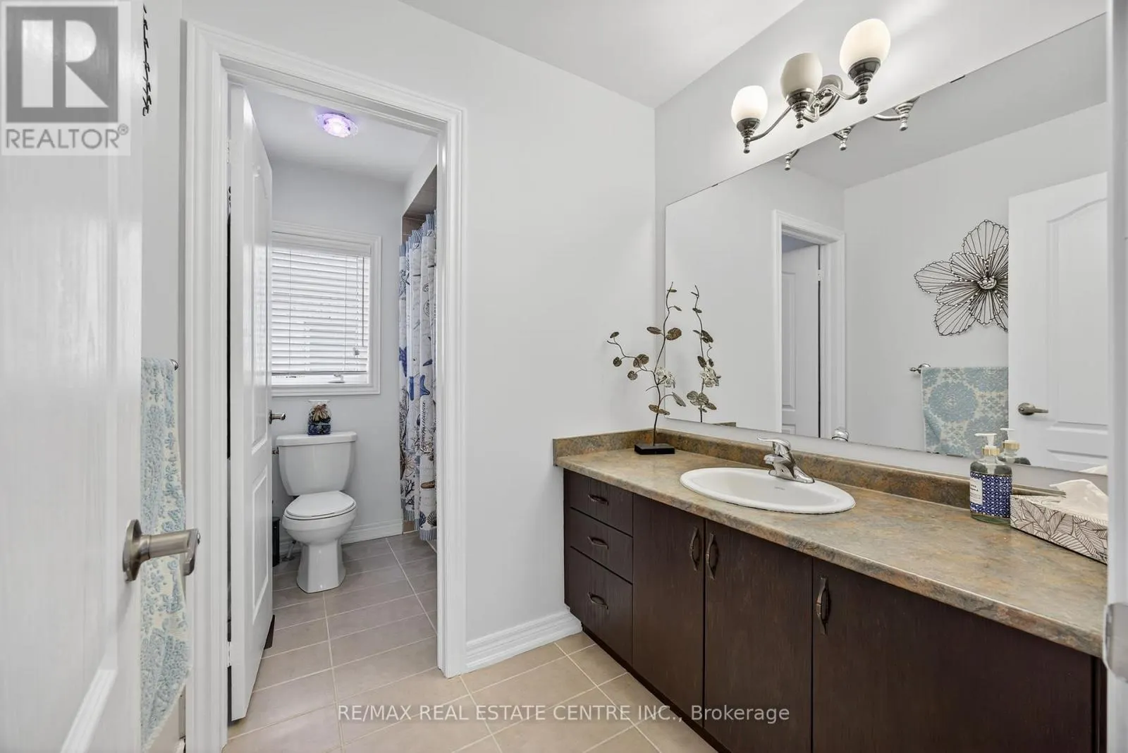 11 FIELDSTONE LANE AVENUE