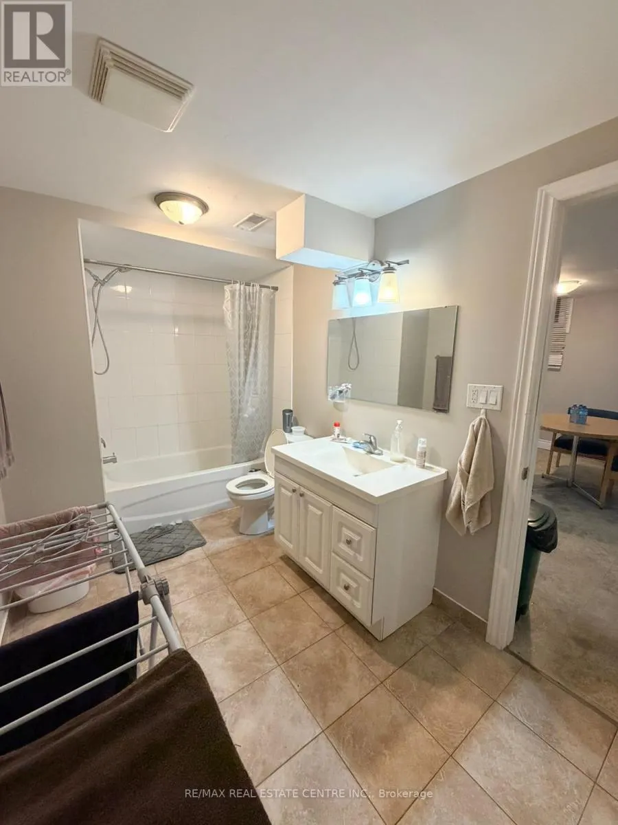 BSMT. - 532 WOODWARD AVENUE