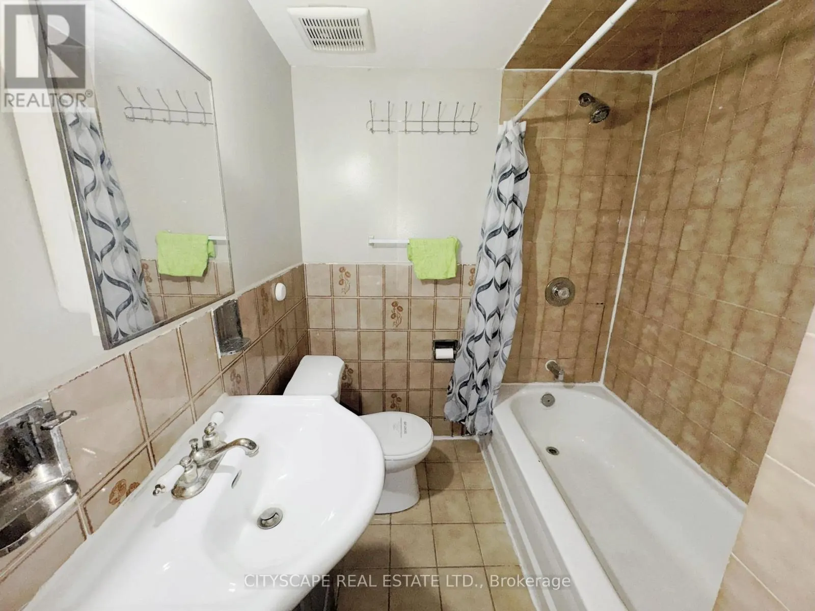 3708 WOODRUFF CRESCENT