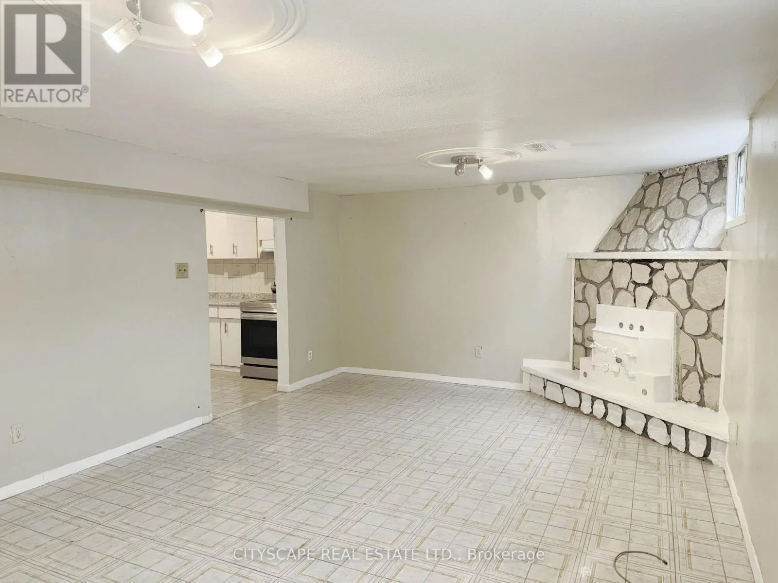 3708 WOODRUFF CRESCENT