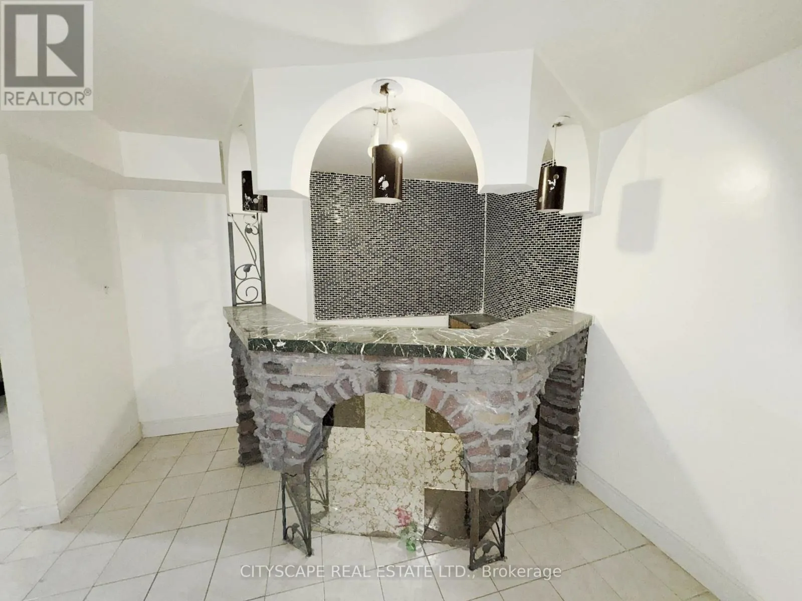 3708 WOODRUFF CRESCENT