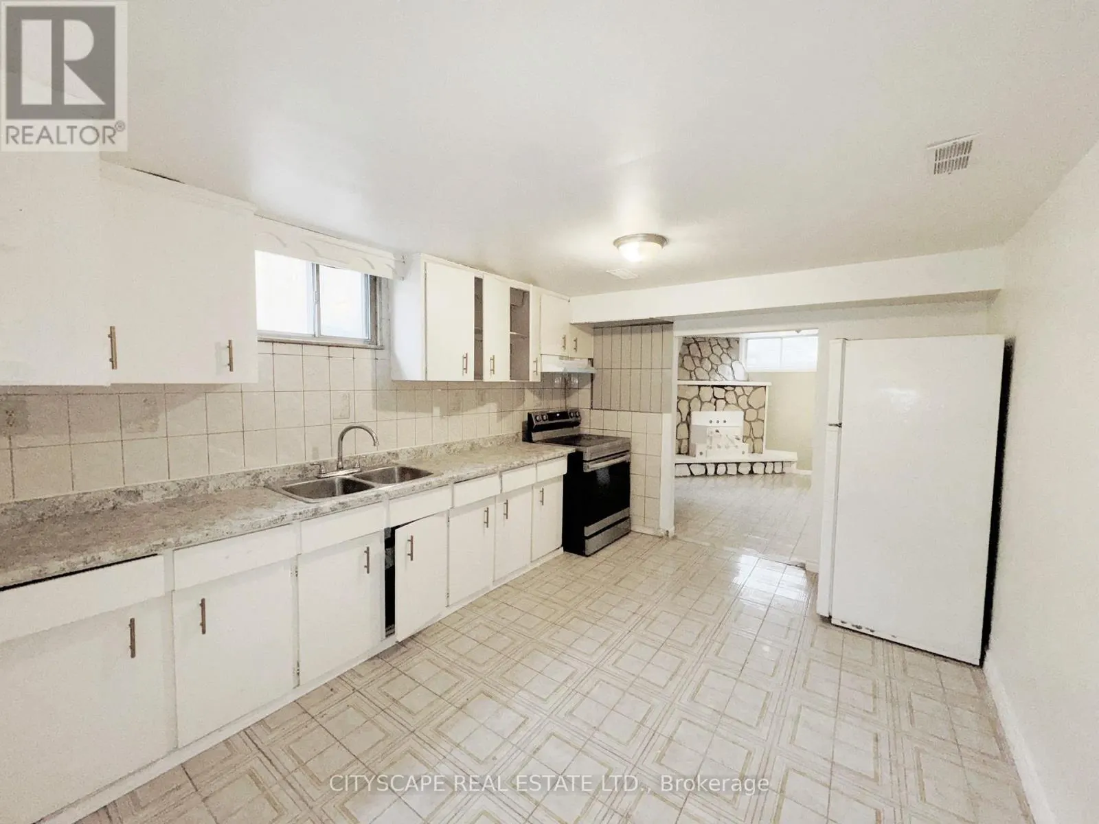 3708 WOODRUFF CRESCENT