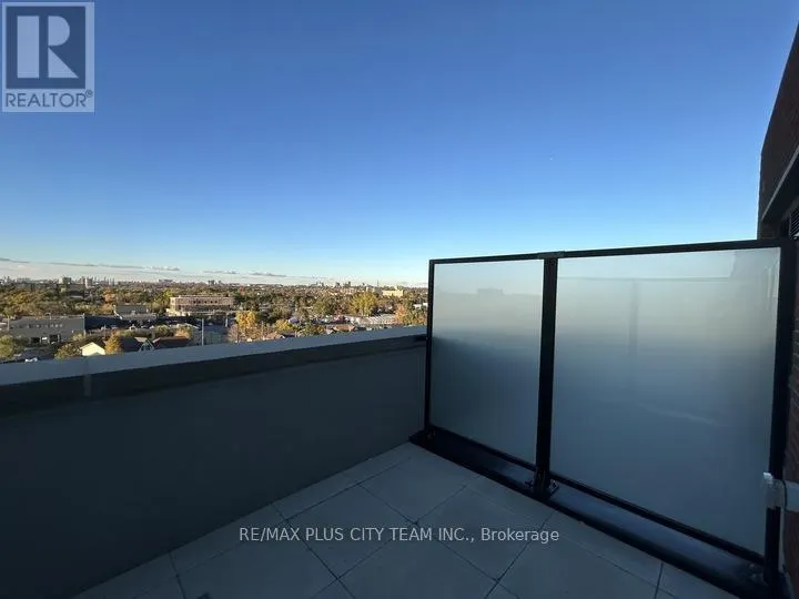 718 - 2300 ST CLAIR AVENUE