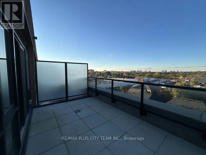 718 - 2300 ST CLAIR AVENUE