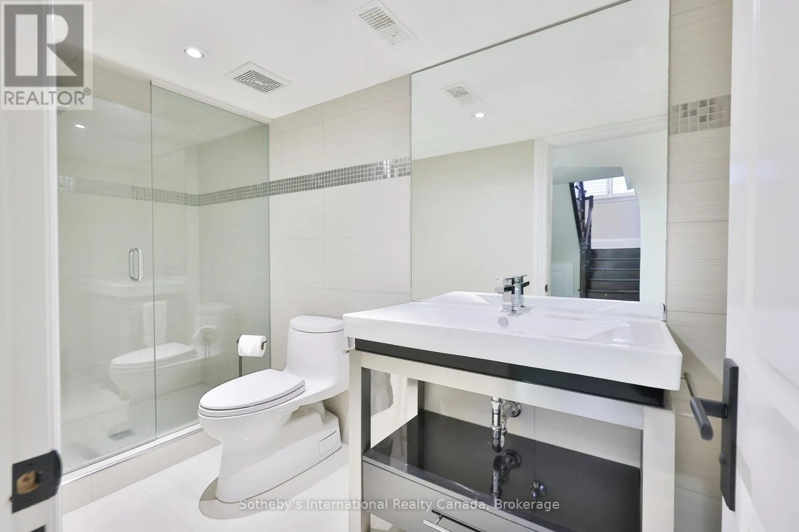 1356 THORNHILL DRIVE