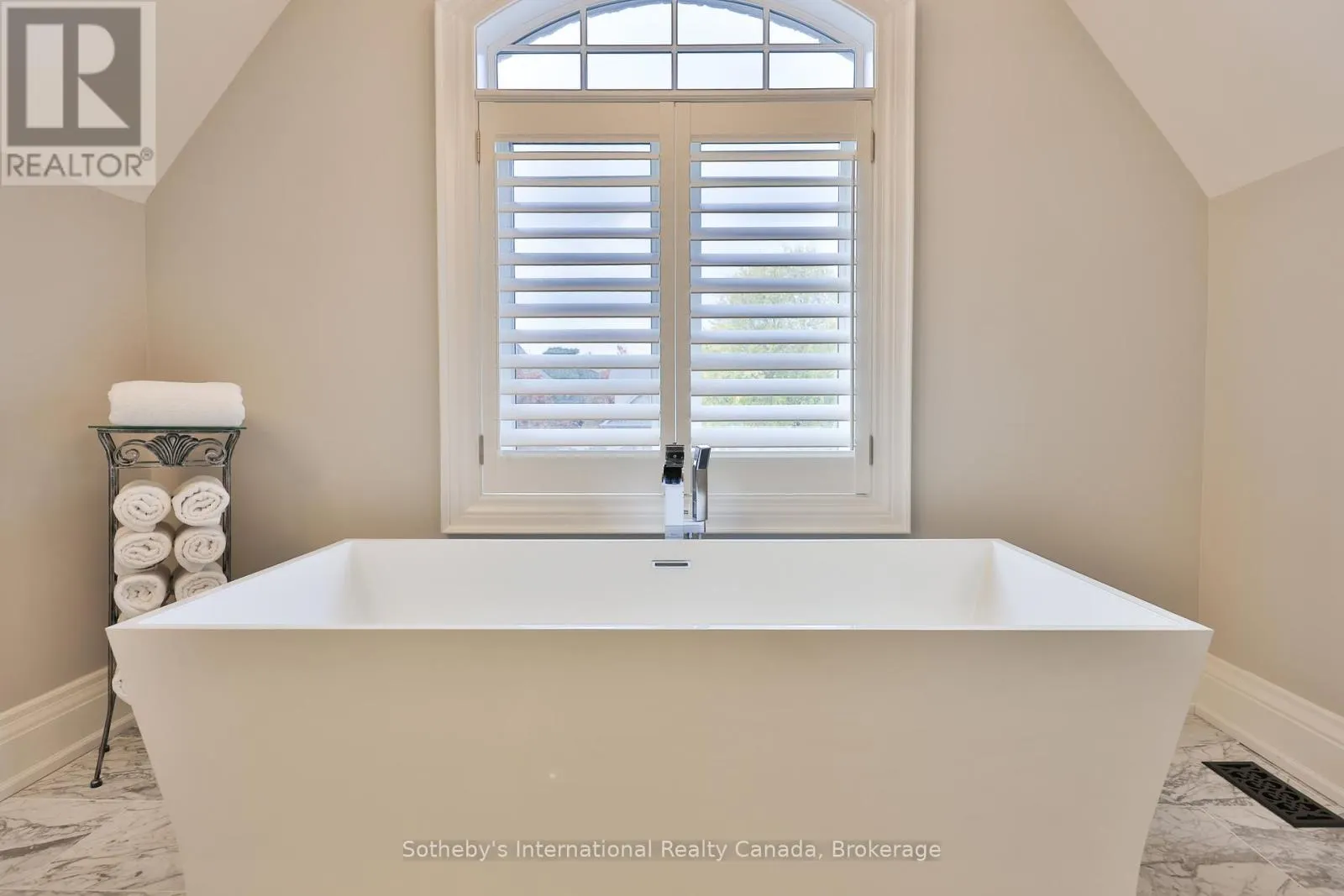 1356 THORNHILL DRIVE