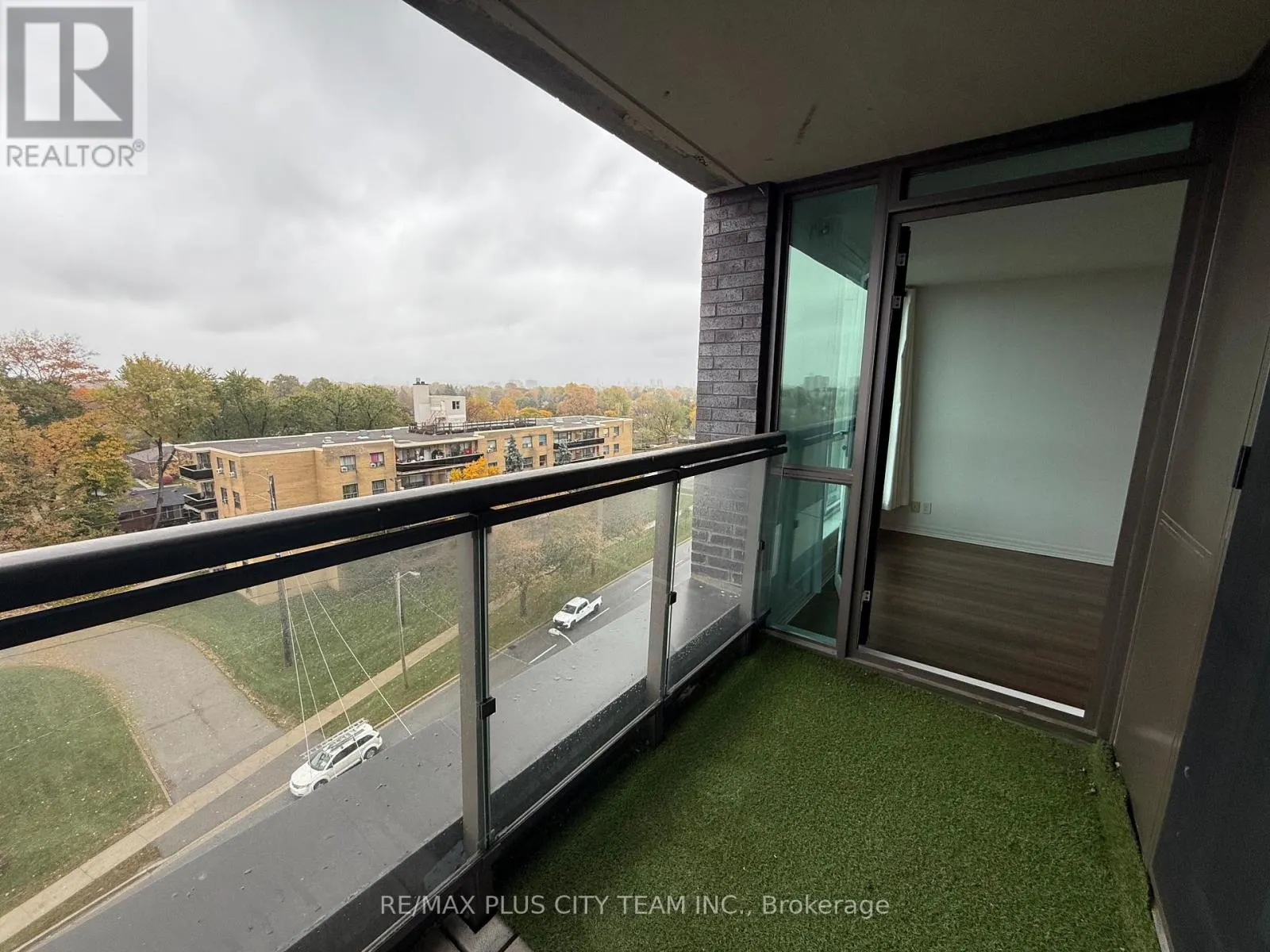 807 - 80 ESTHER LORRIE DRIVE S