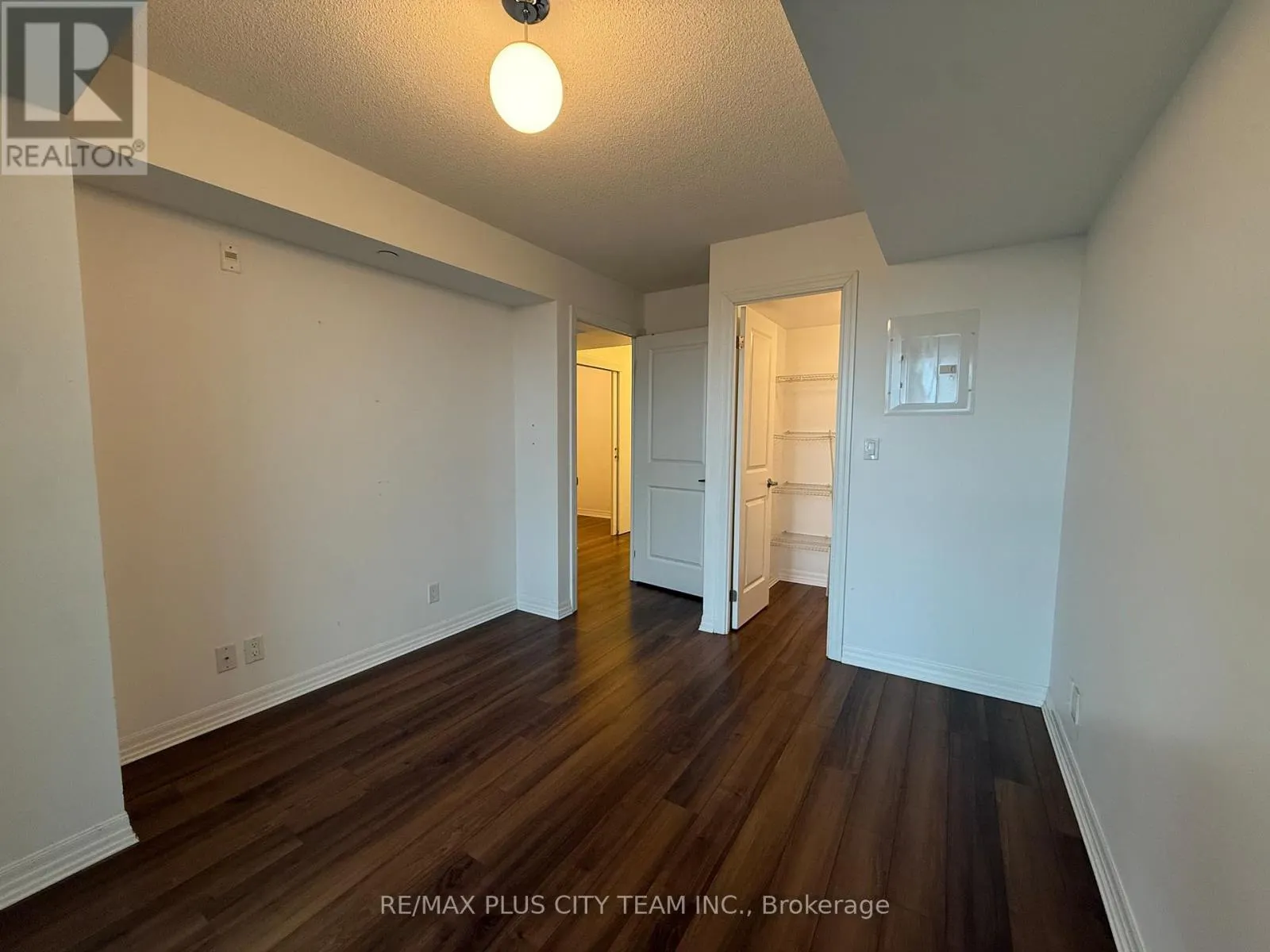 807 - 80 ESTHER LORRIE DRIVE S