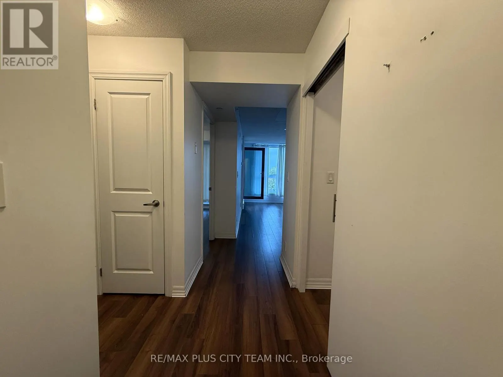 807 - 80 ESTHER LORRIE DRIVE S