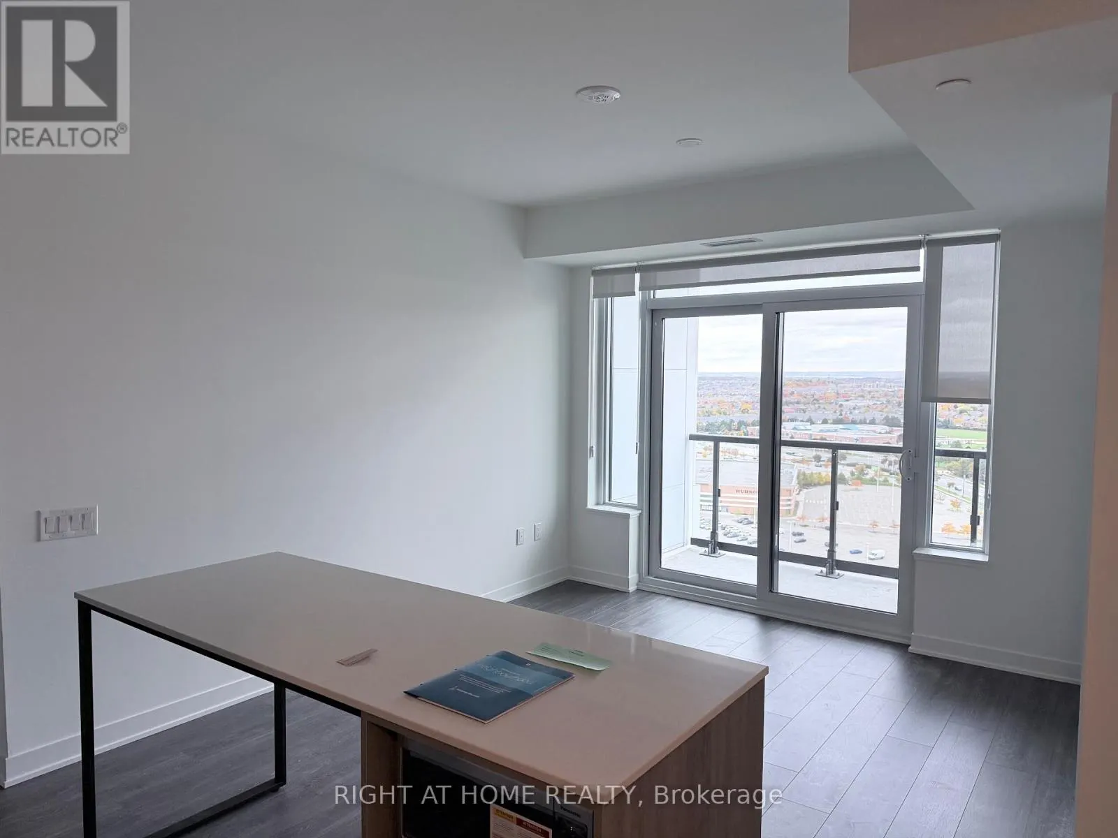 2109 - 2495 EGLINTON AVENUE W