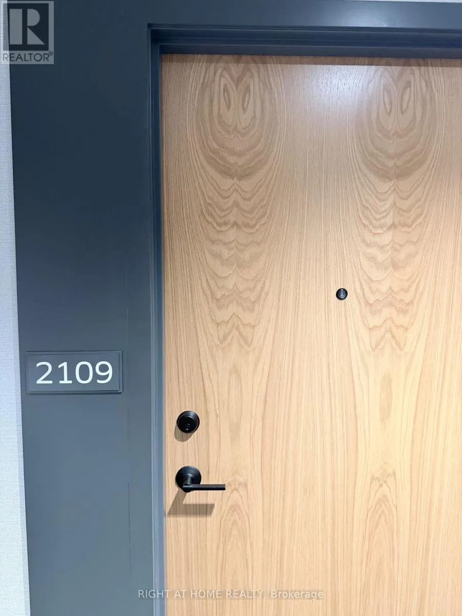 2109 - 2495 EGLINTON AVENUE W