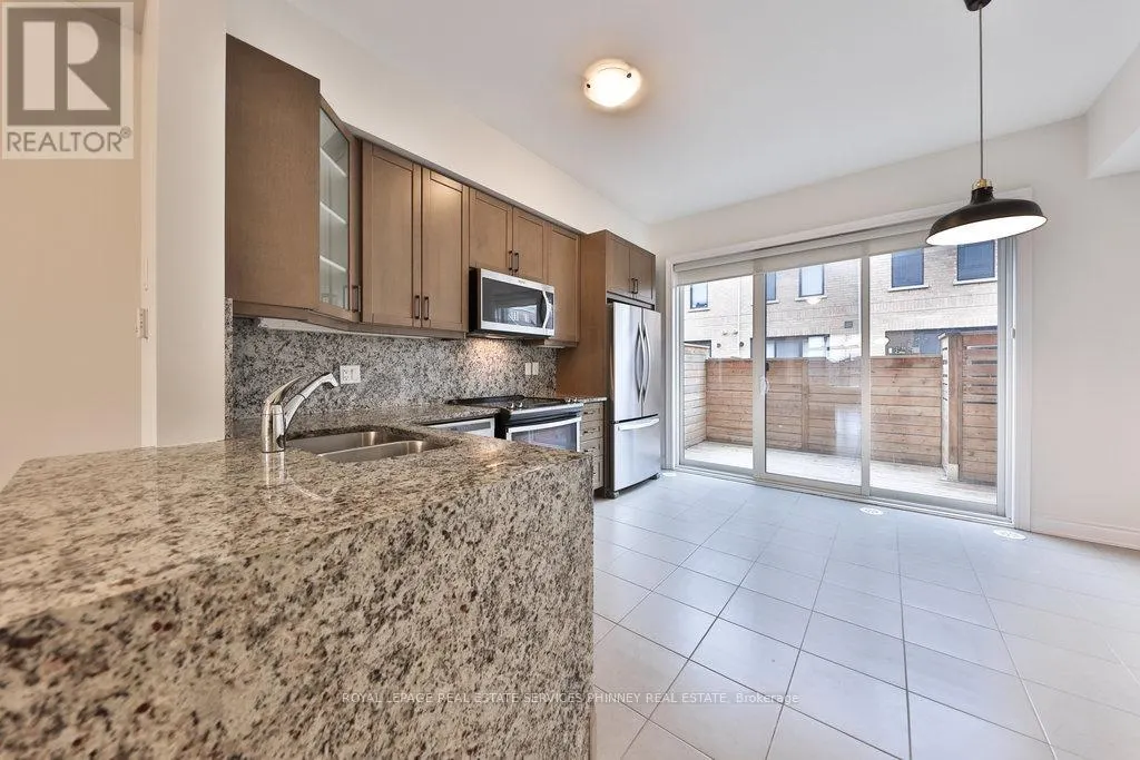 7 - 2160 TRAFALGAR ROAD