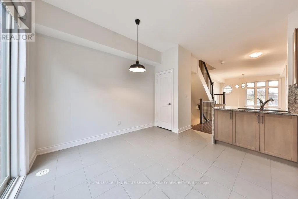 7 - 2160 TRAFALGAR ROAD