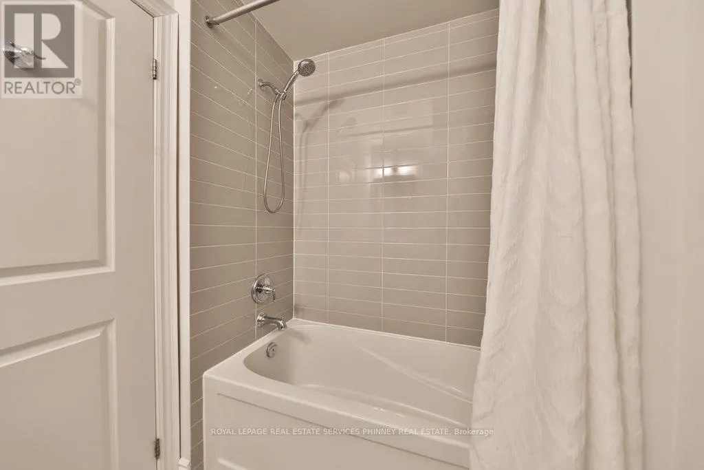 7 - 2160 TRAFALGAR ROAD