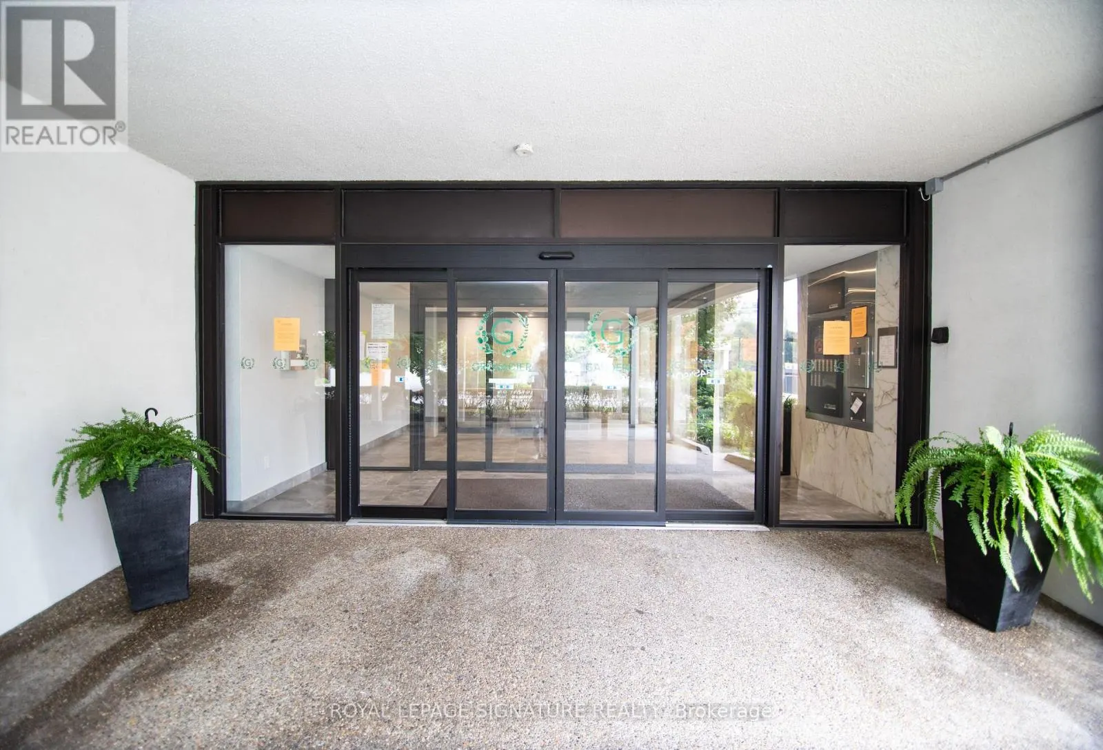 1611 - 45 SOUTHPORT STREET