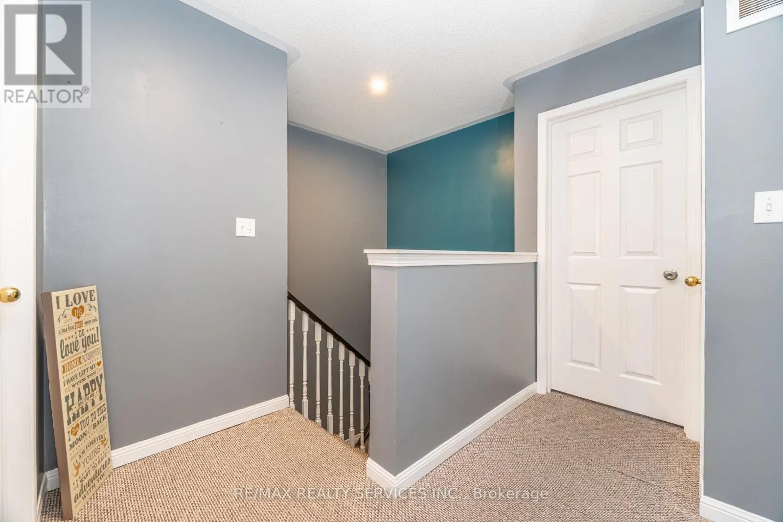 38 - 271 RICHVALE DRIVE S