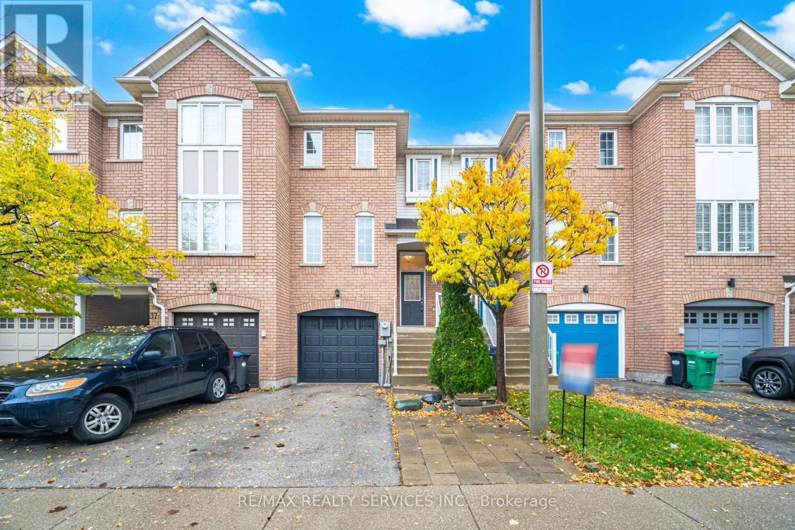 38 - 271 RICHVALE DRIVE S