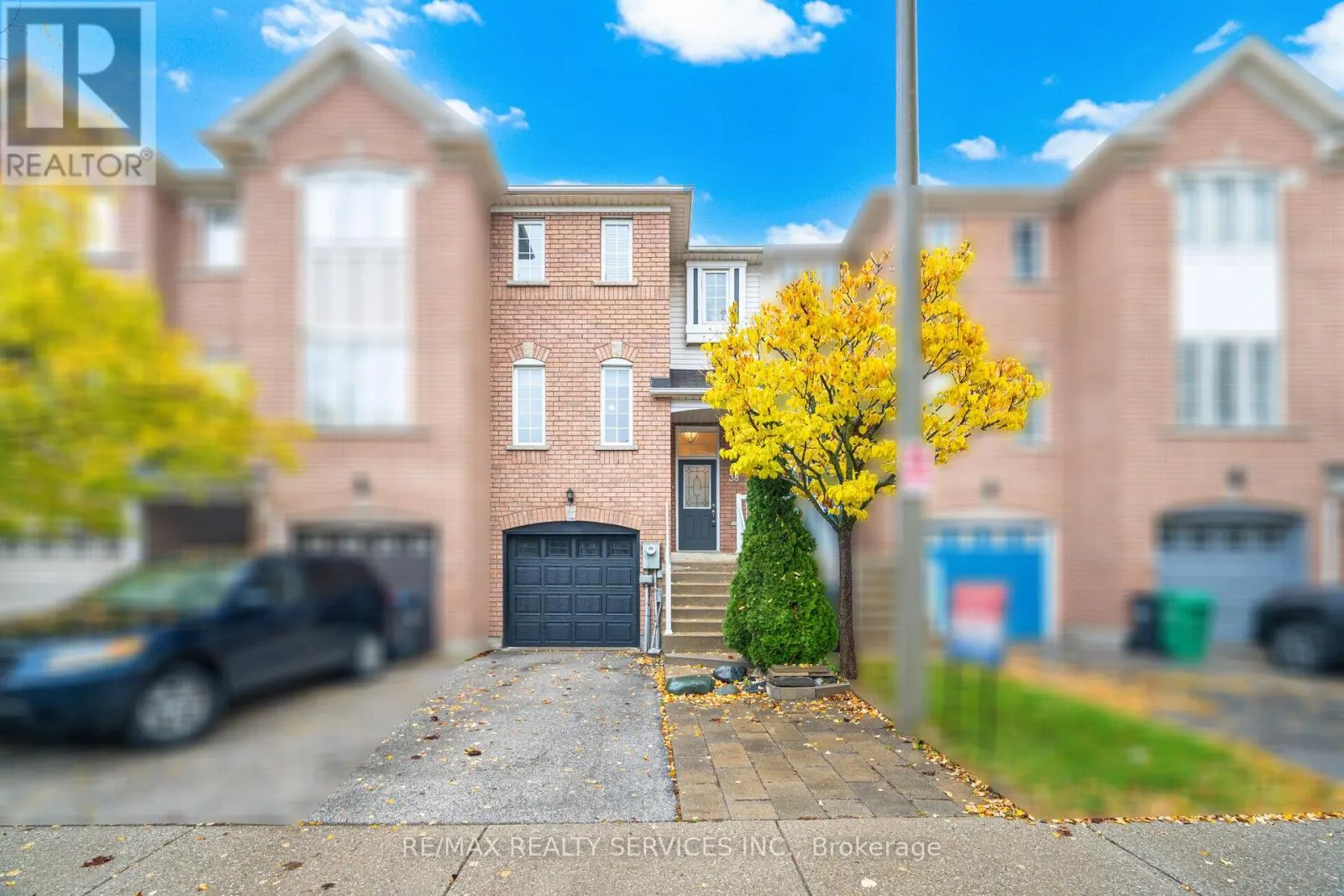 38 - 271 RICHVALE DRIVE S