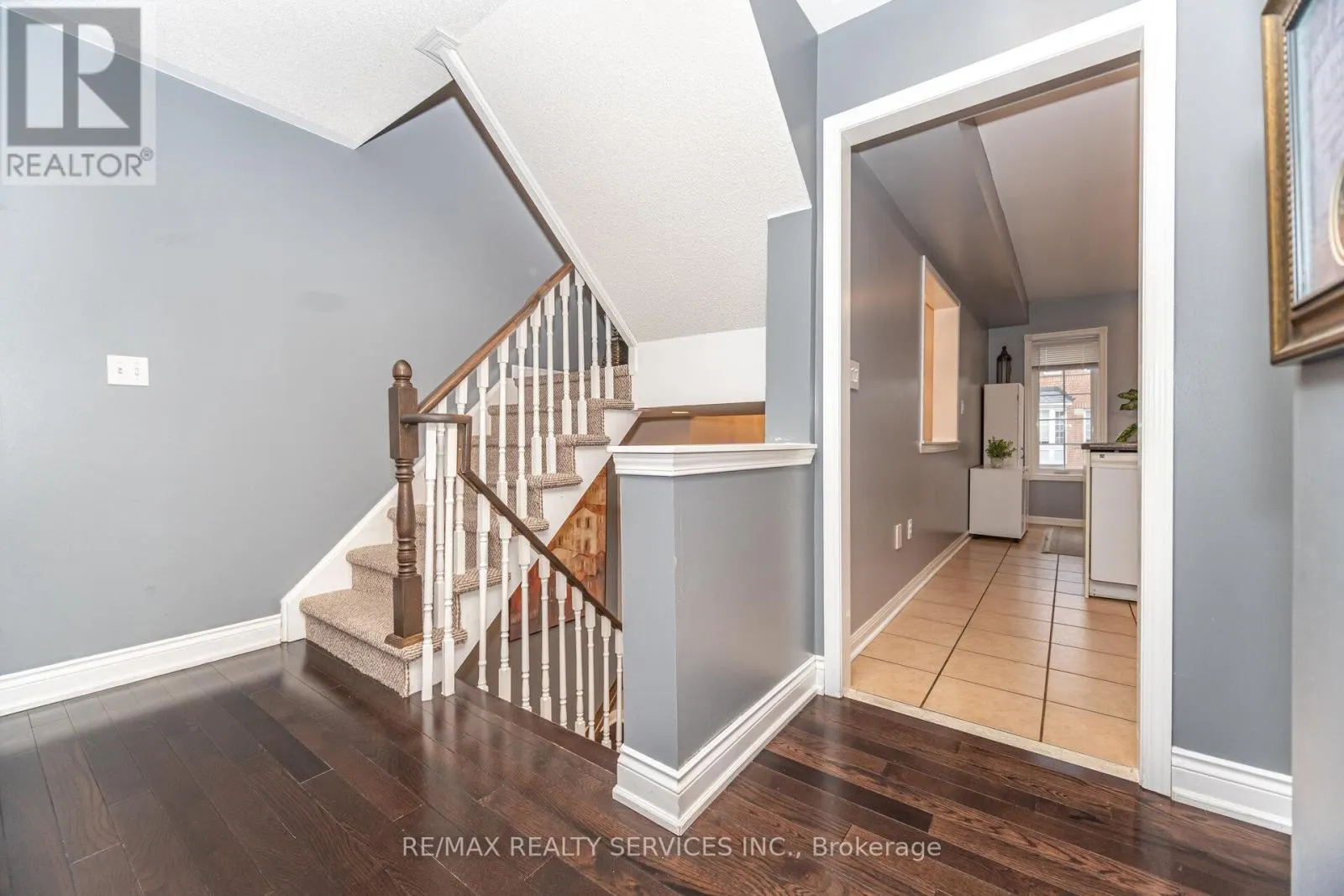 38 - 271 RICHVALE DRIVE S