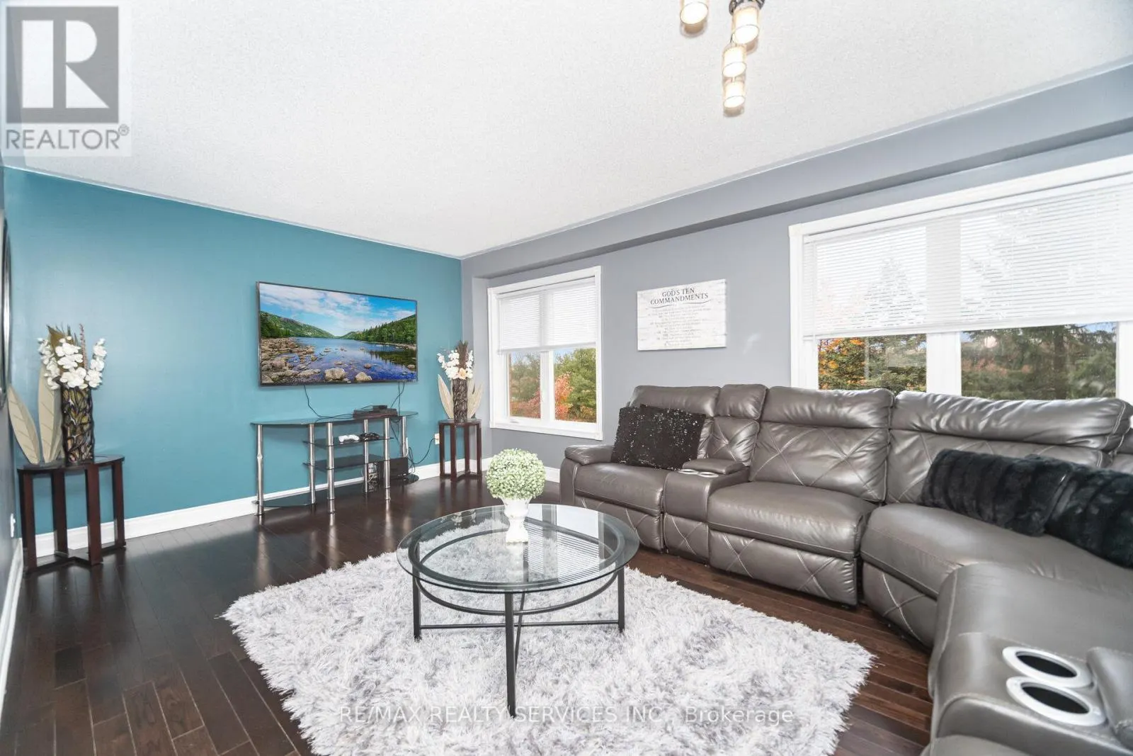 38 - 271 RICHVALE DRIVE S