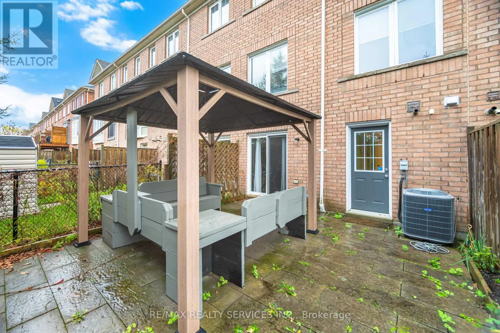 38 - 271 RICHVALE DRIVE S