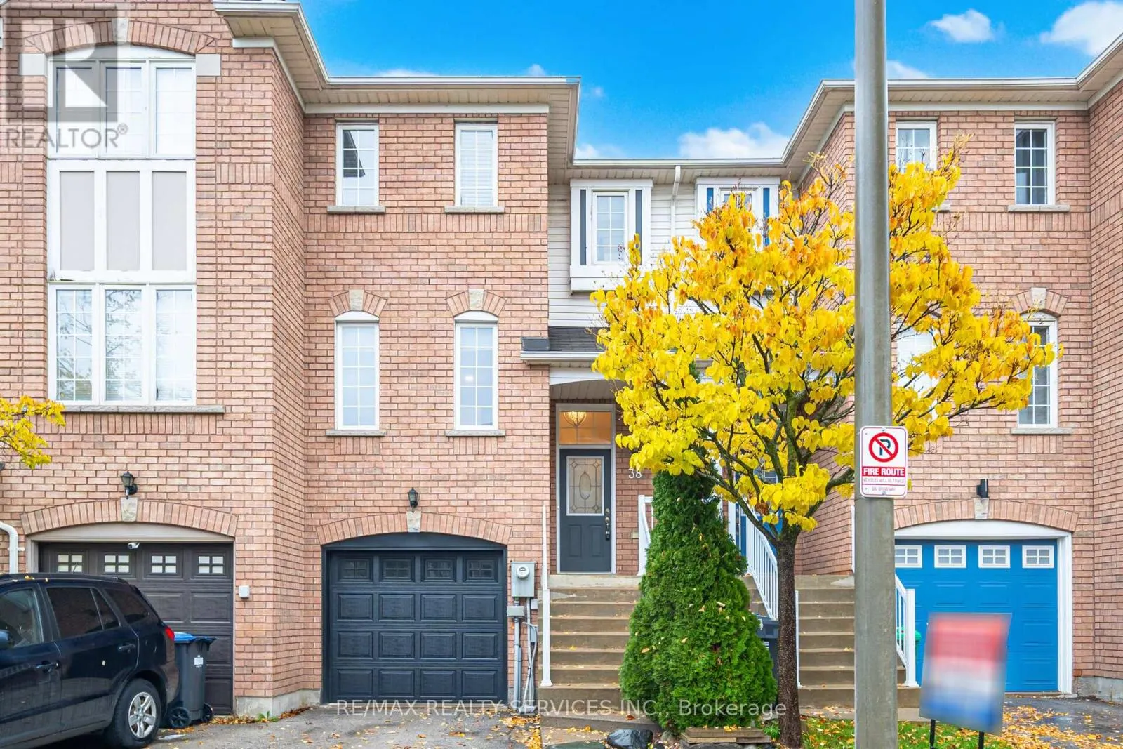 38 - 271 RICHVALE DRIVE S