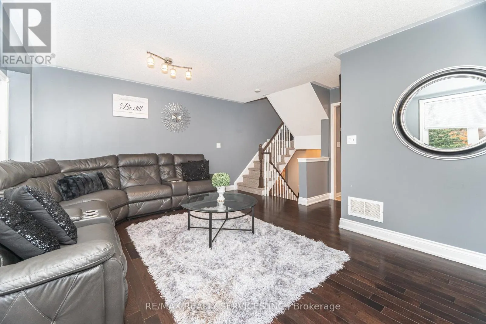 38 - 271 RICHVALE DRIVE S