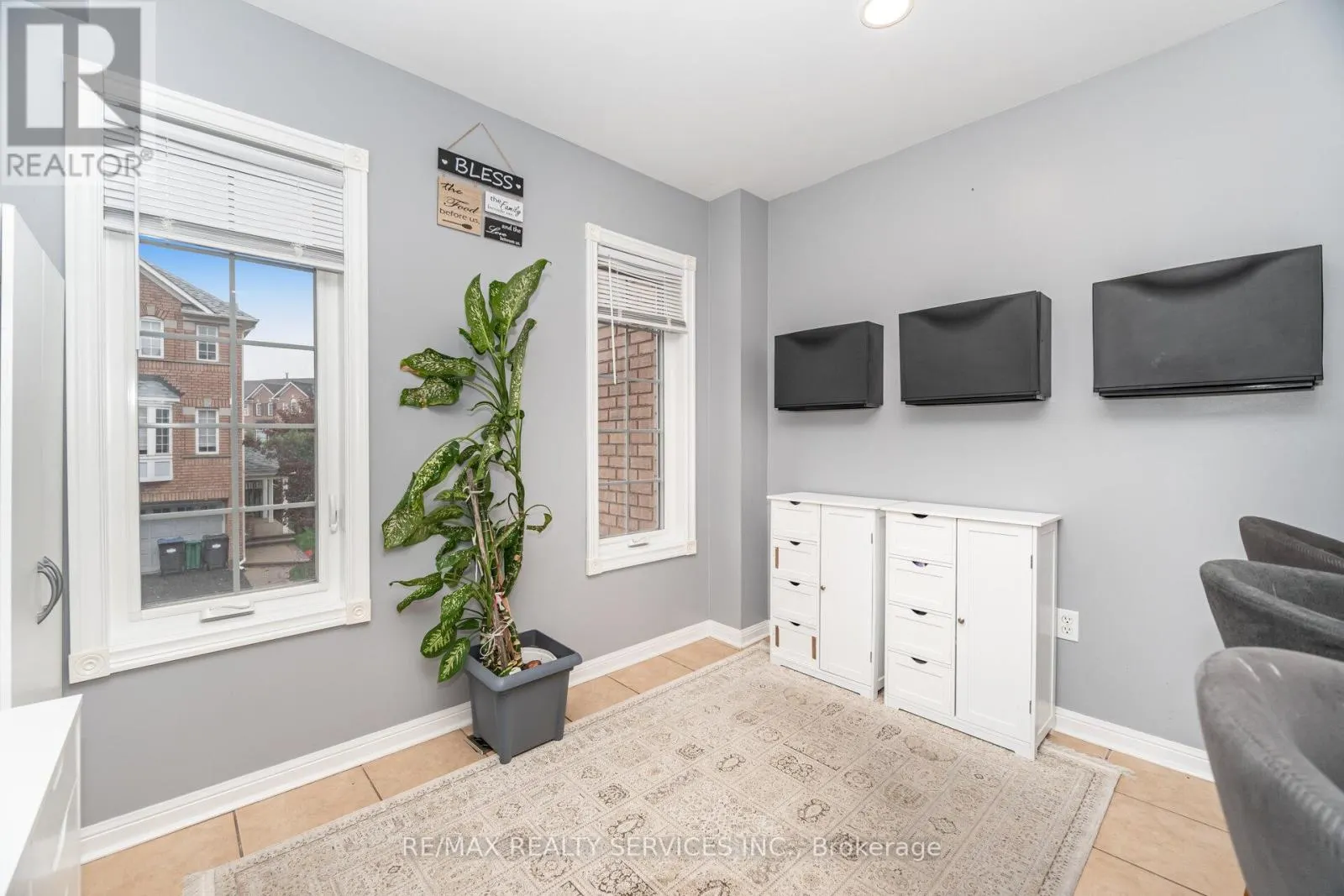 38 - 271 RICHVALE DRIVE S