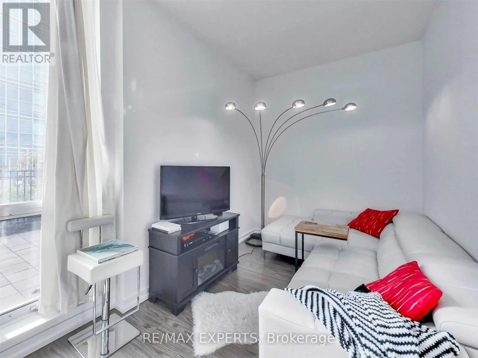 T1 - 165 LEGION ROAD