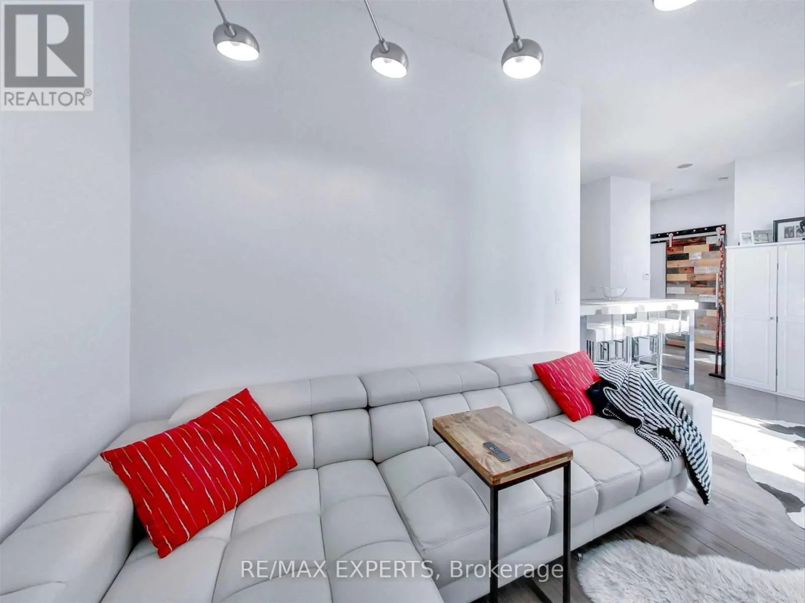 T1 - 165 LEGION ROAD