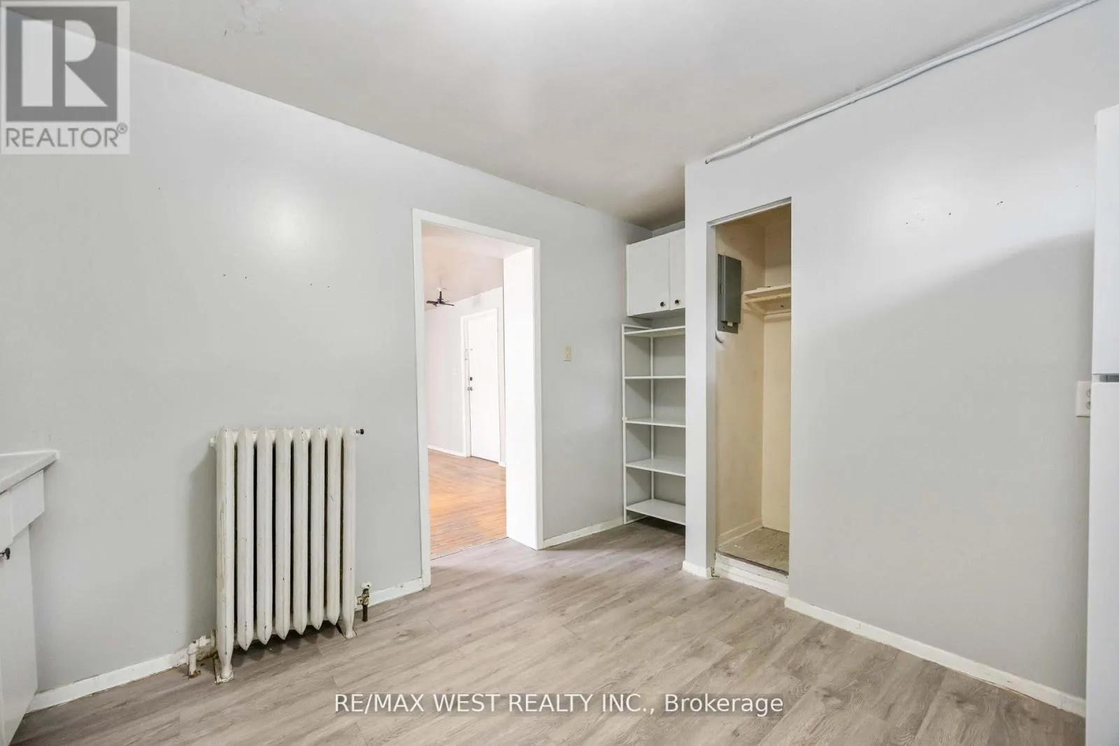 A - 4990 DUNDAS STREET W