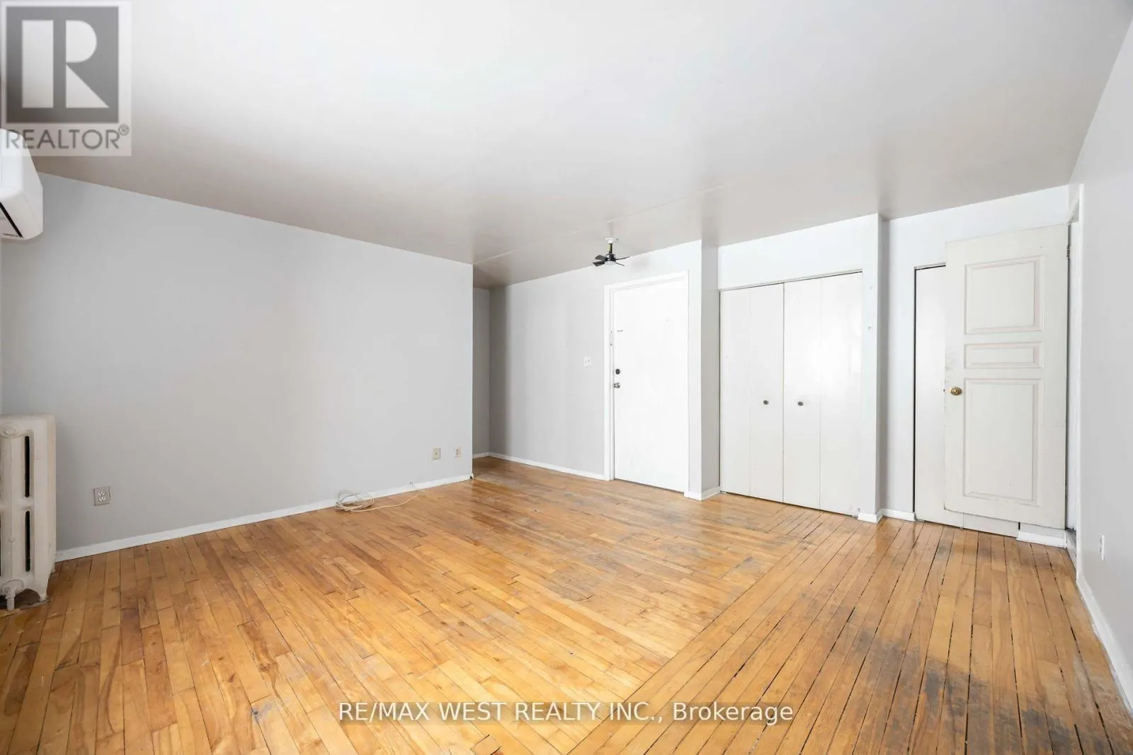 A - 4990 DUNDAS STREET W