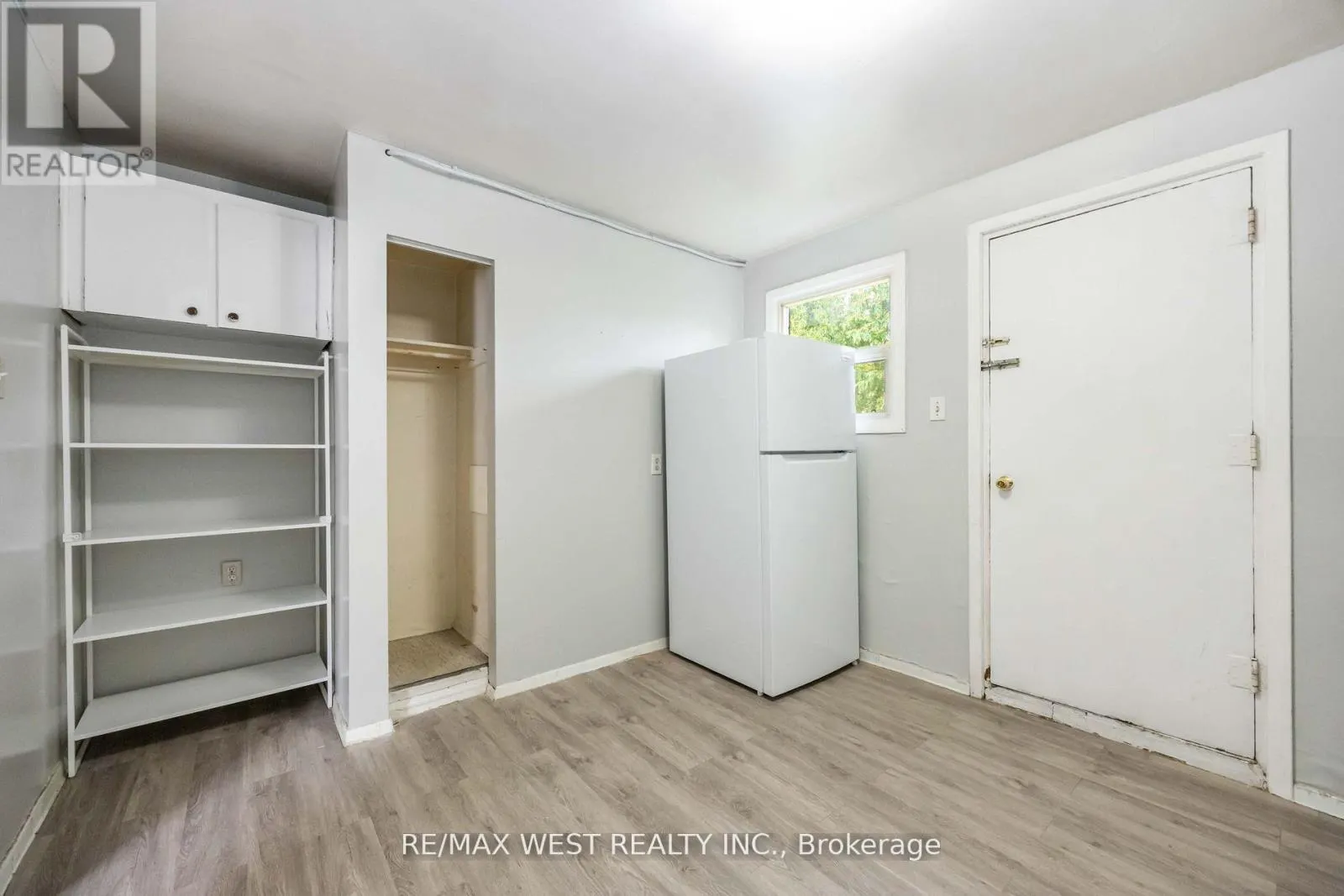 A - 4990 DUNDAS STREET W