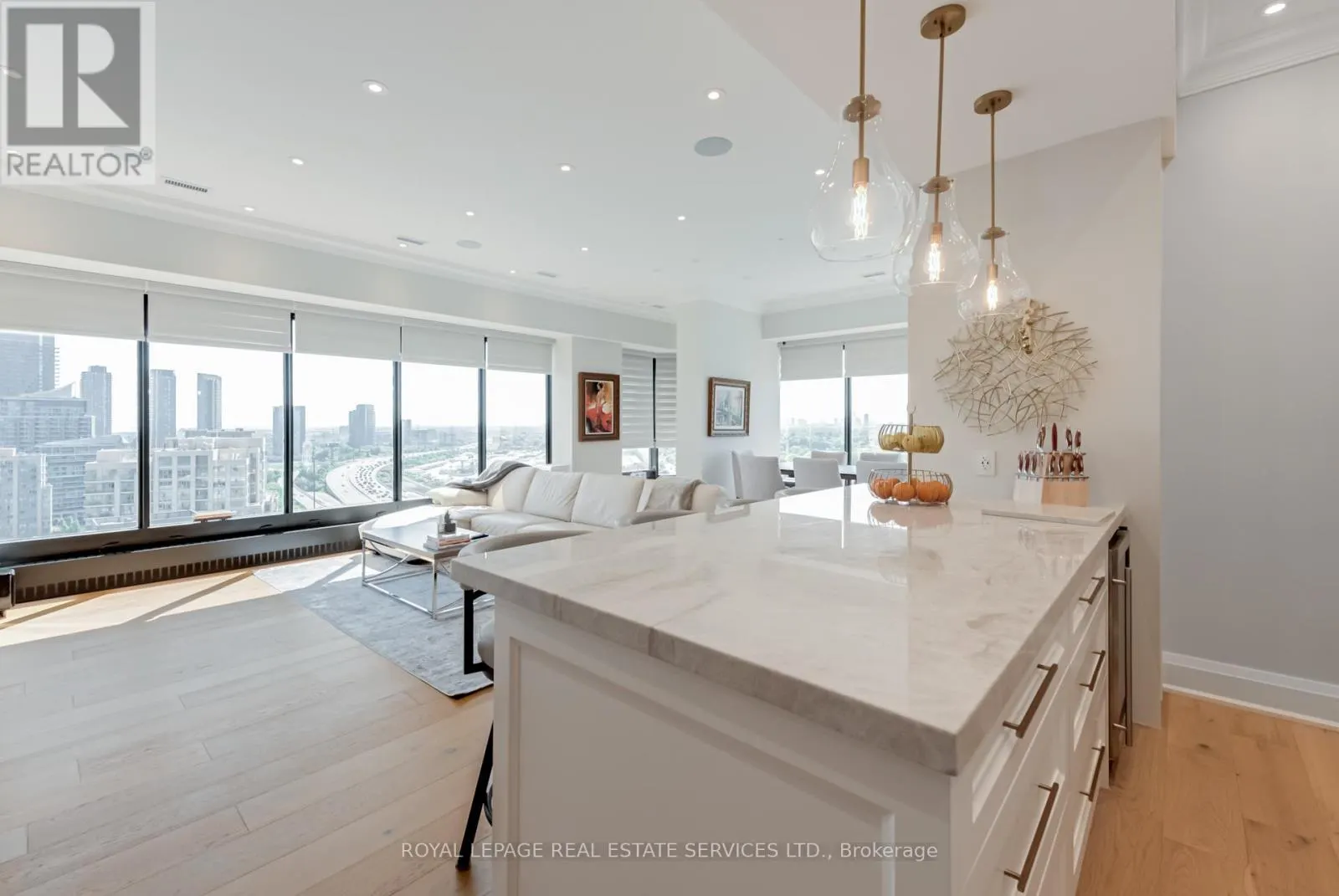 2508 - 2045 LAKE SHORE BOULEVARD W