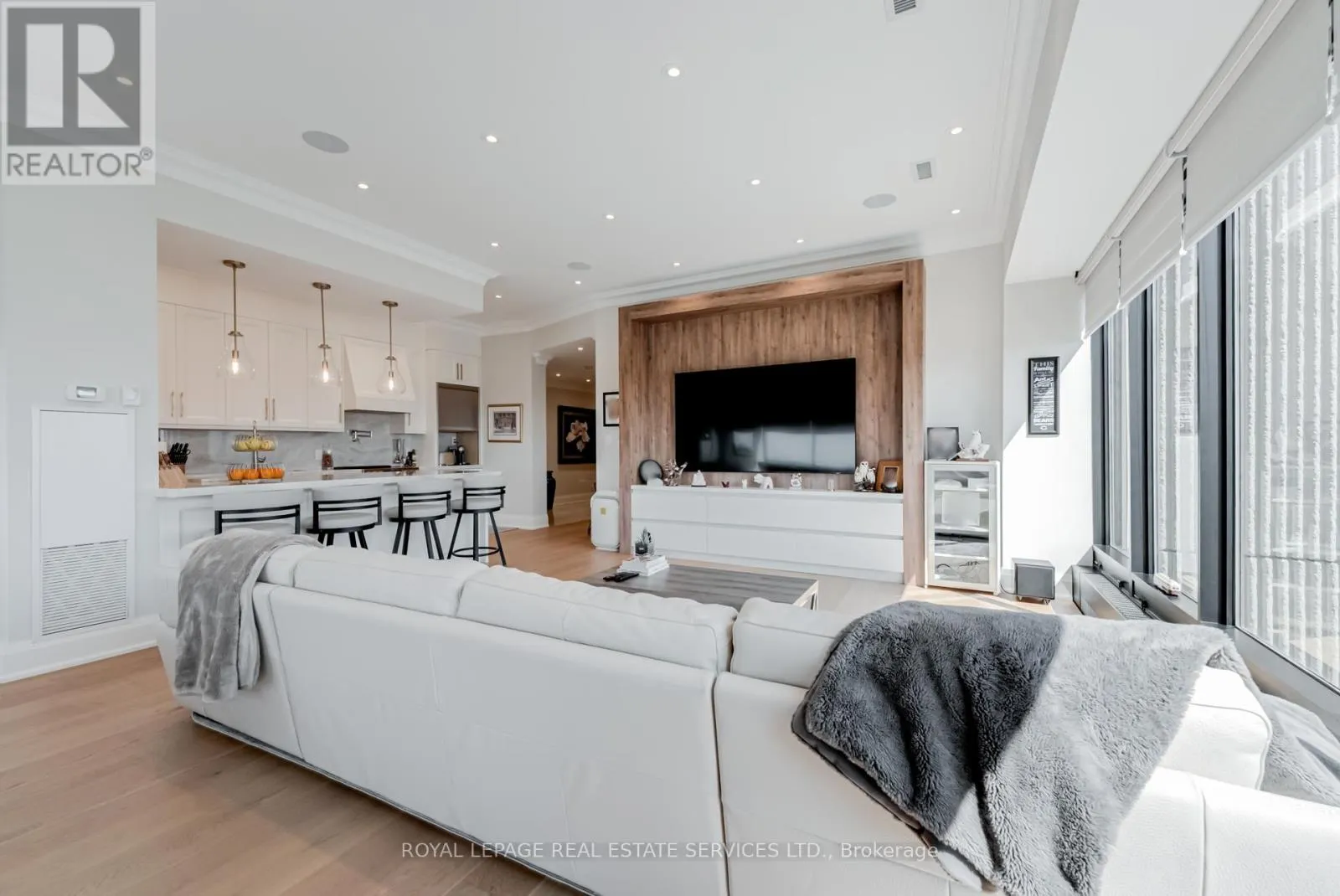 2508 - 2045 LAKE SHORE BOULEVARD W